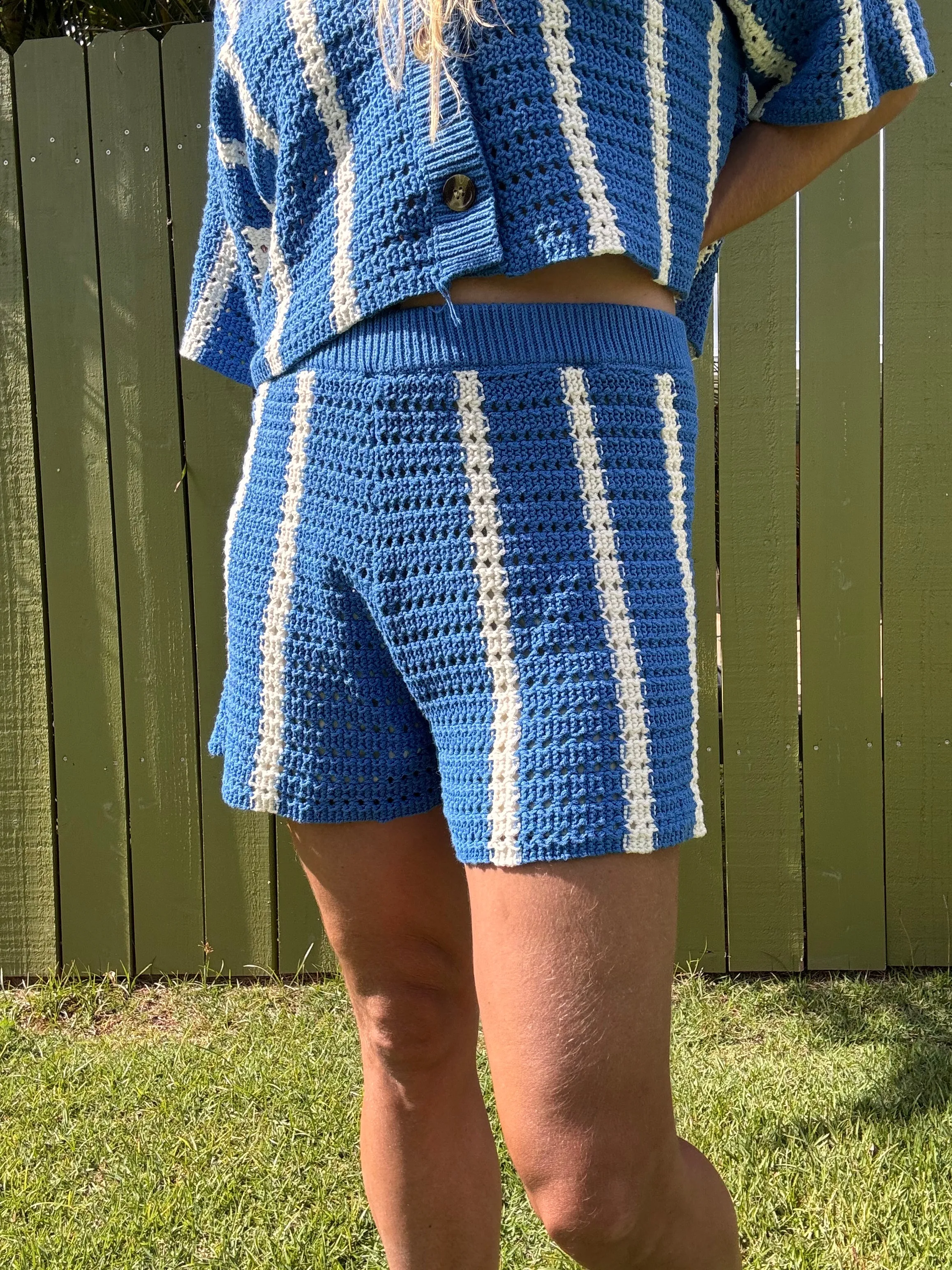 Azure Linien Pullover Shorts