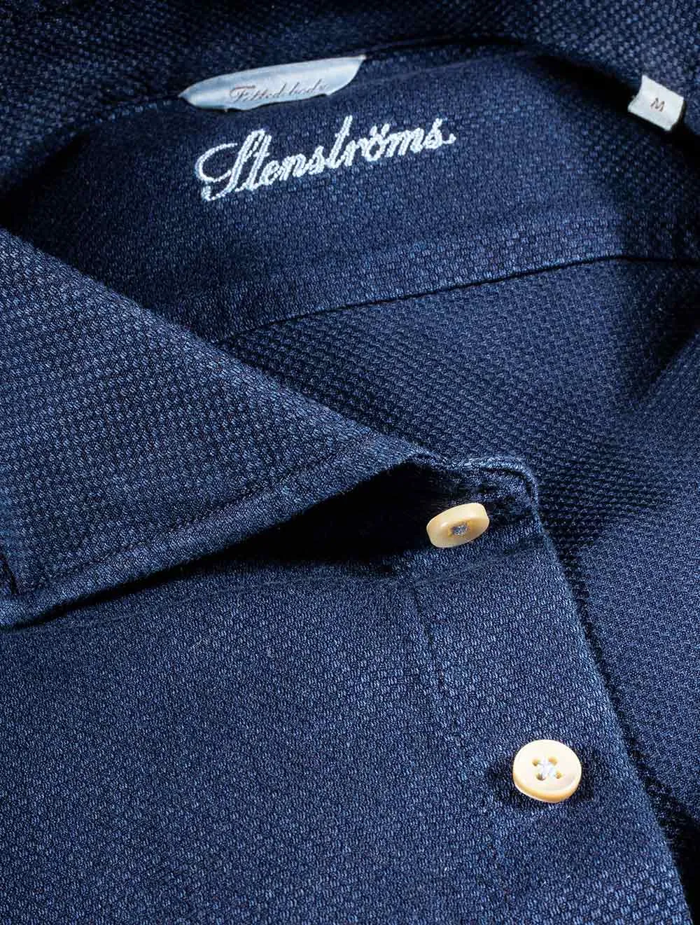 Lässiges Passform-T-Shirt in Marineblau
