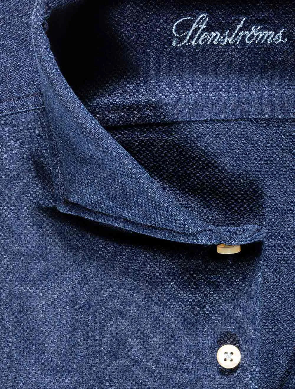 Lässiges Passform-T-Shirt in Marineblau