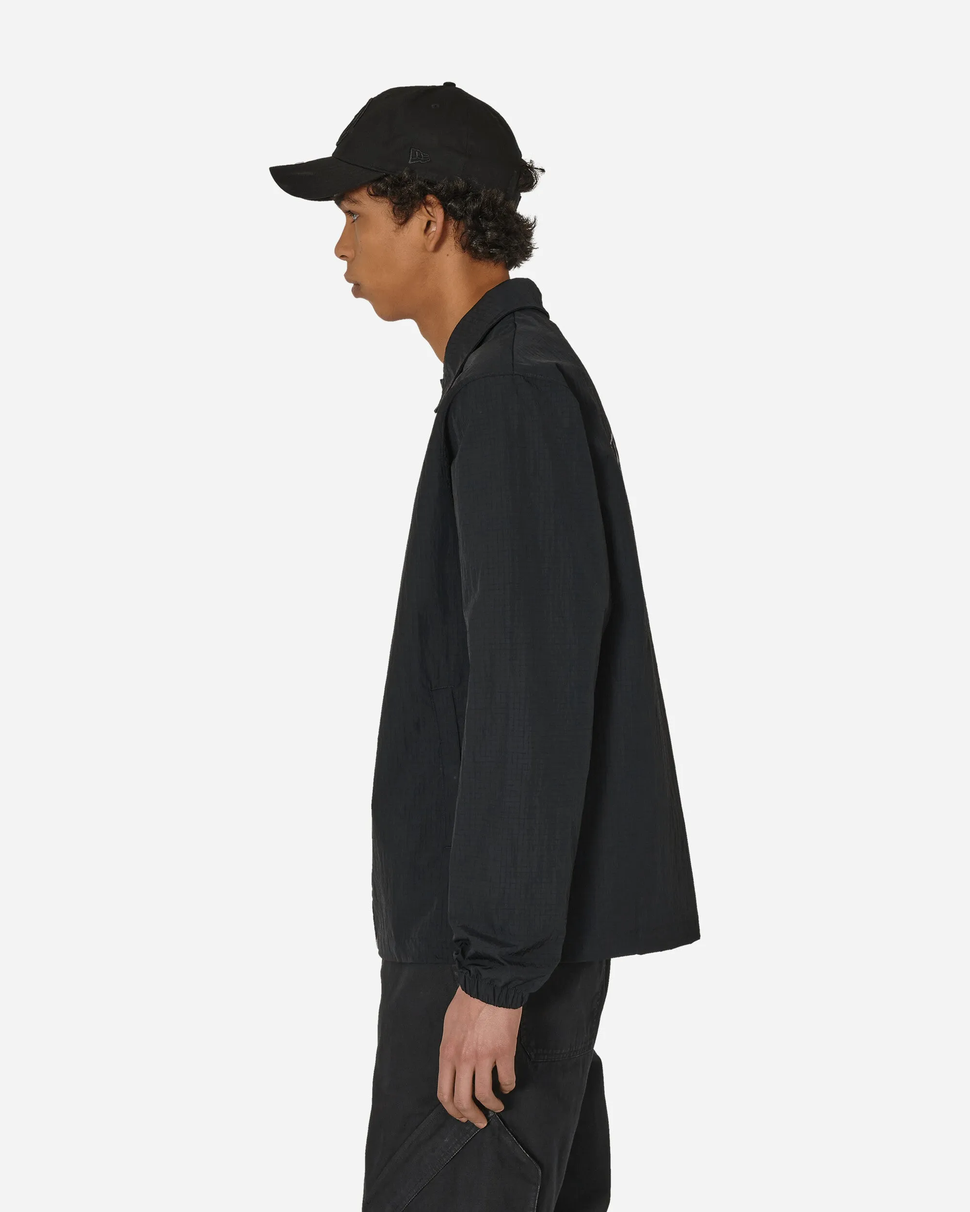 Essentials Coach Jacke Schwarz
