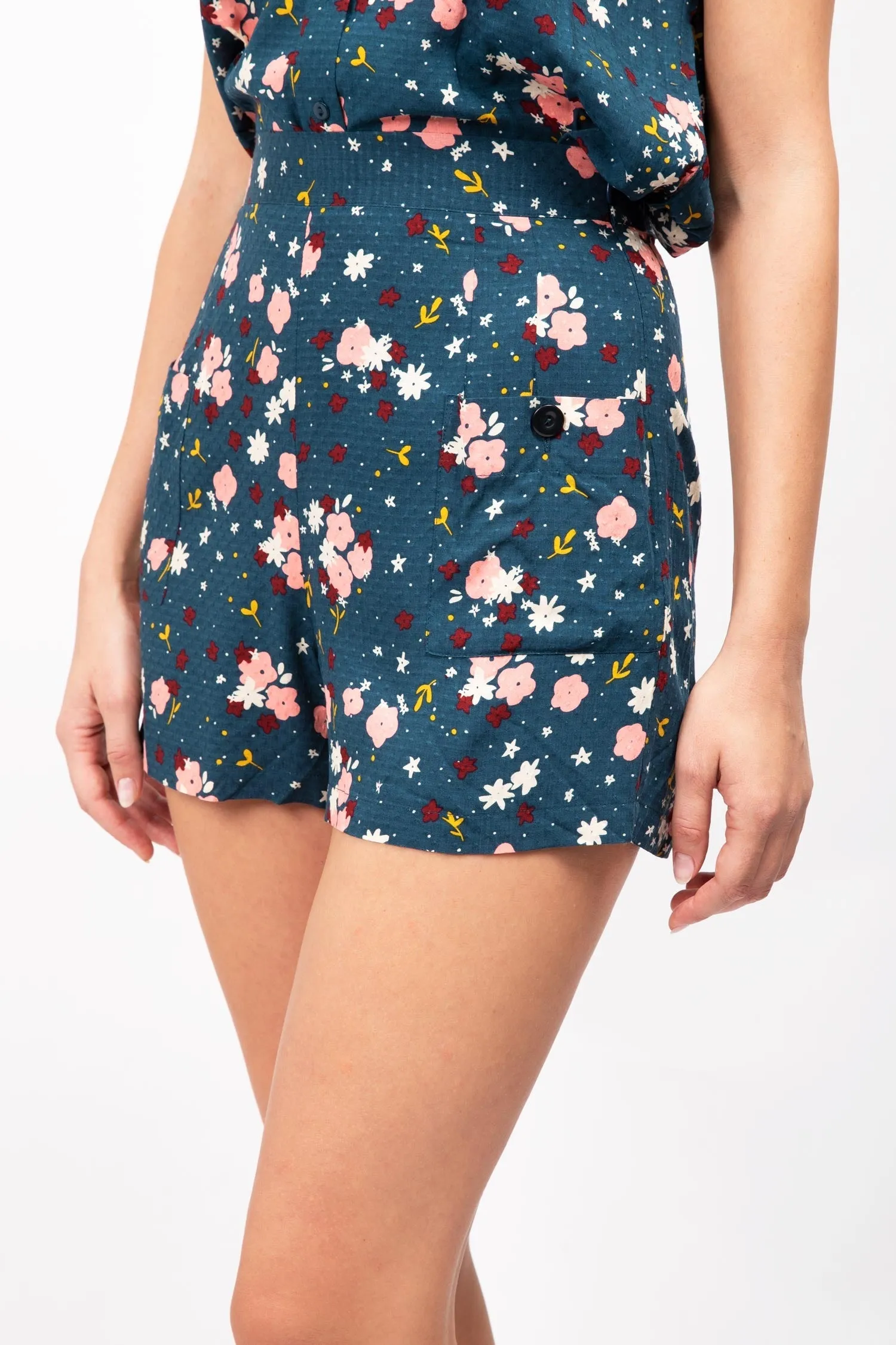 Blumenbedruckte Shorts
