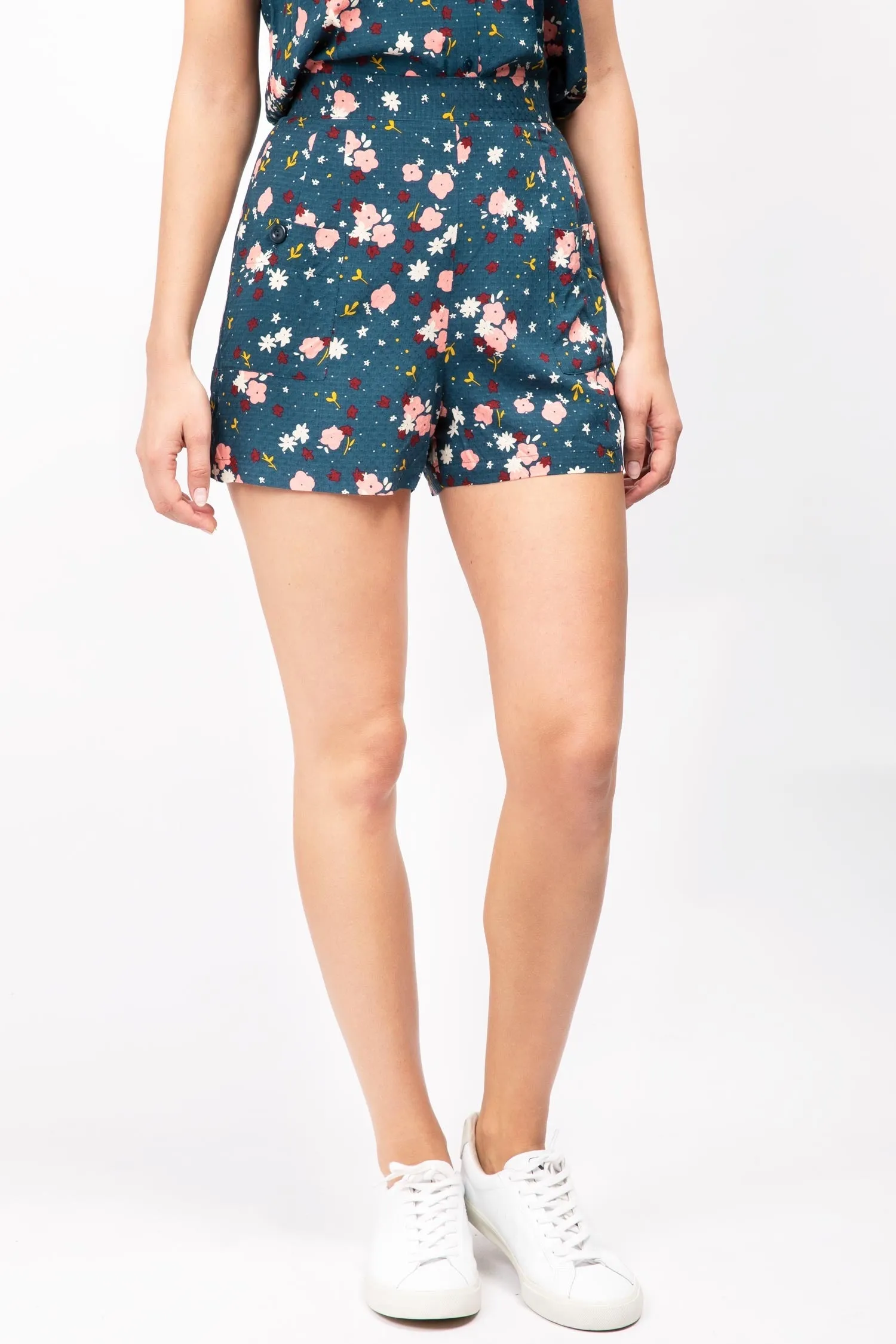 Blumenbedruckte Shorts