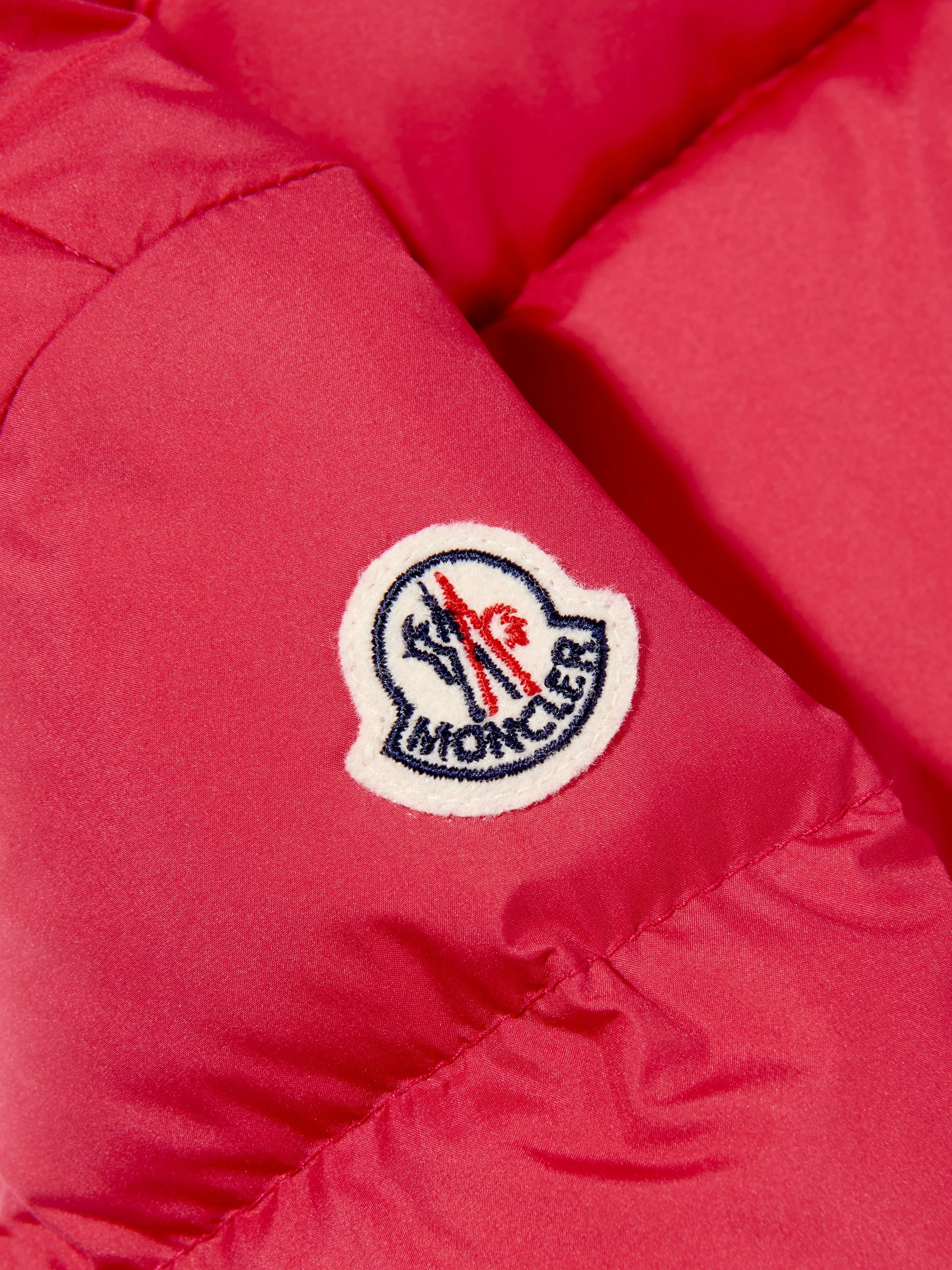 Moncler Enfant Mädchen Daunengefütterte Abbadia Jacke in Rot