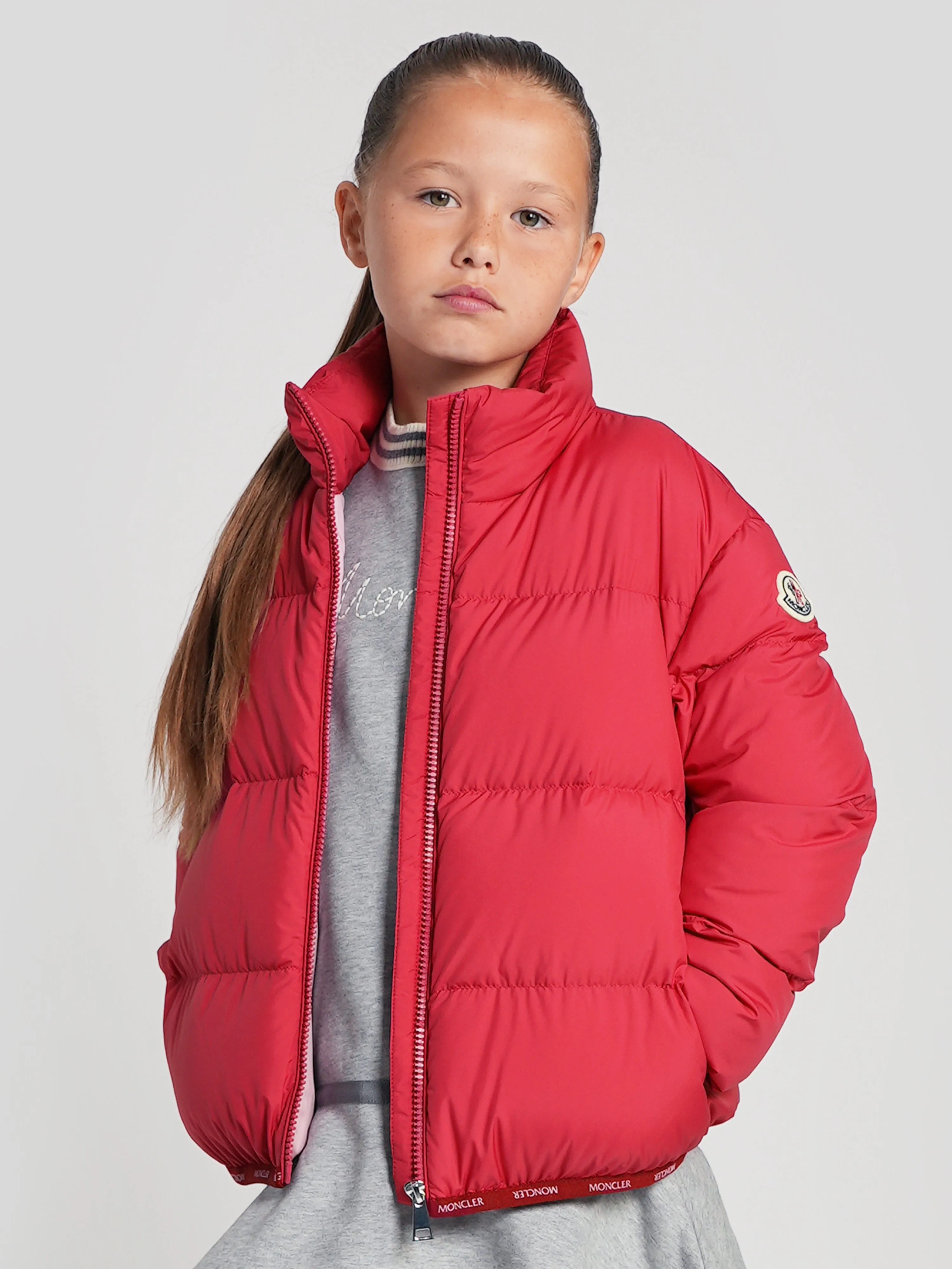 Moncler Enfant Mädchen Daunengefütterte Abbadia Jacke in Rot