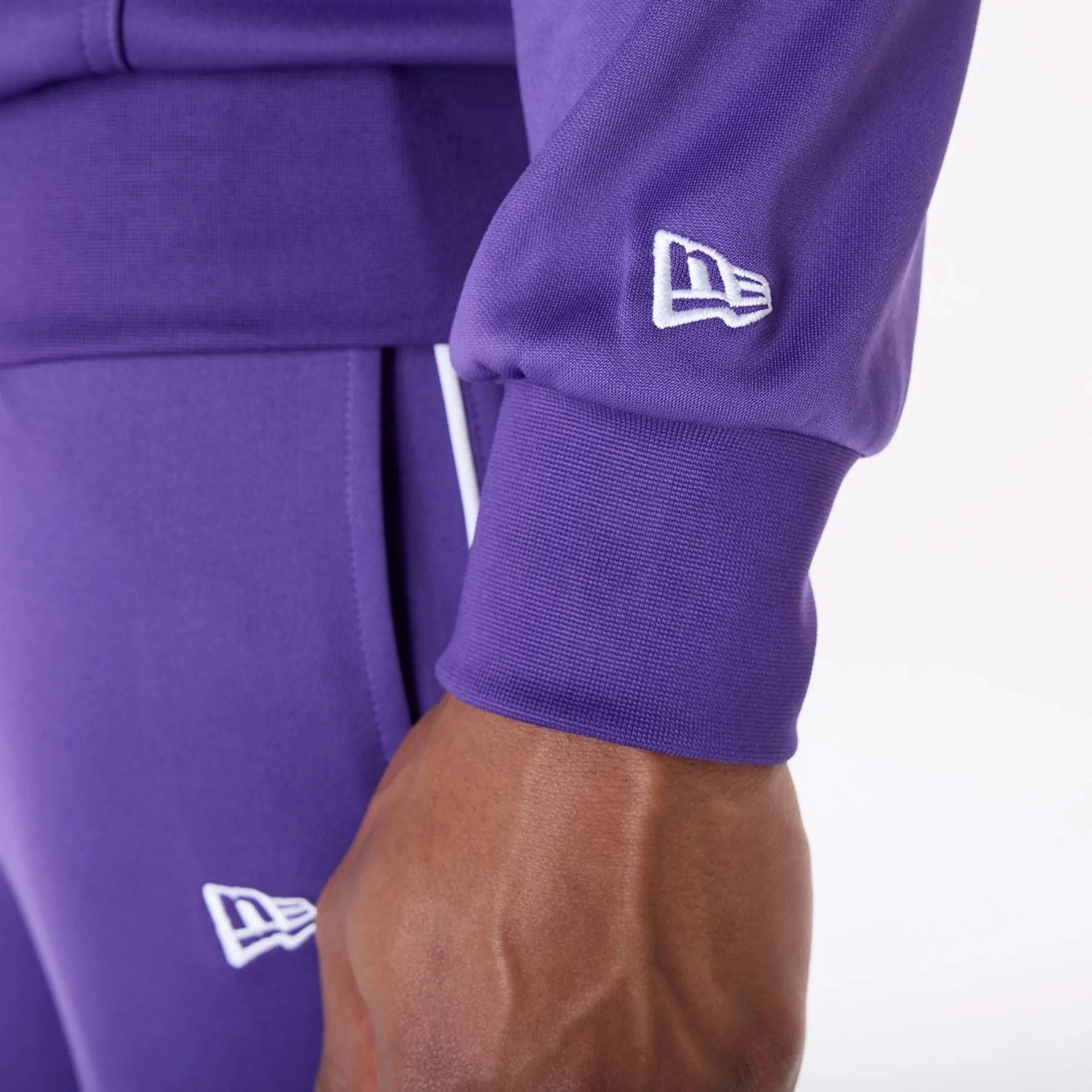 New Era Sweatshirts und Hoodies LA Lakers NBA Essentials Lila Pullover Hoodie