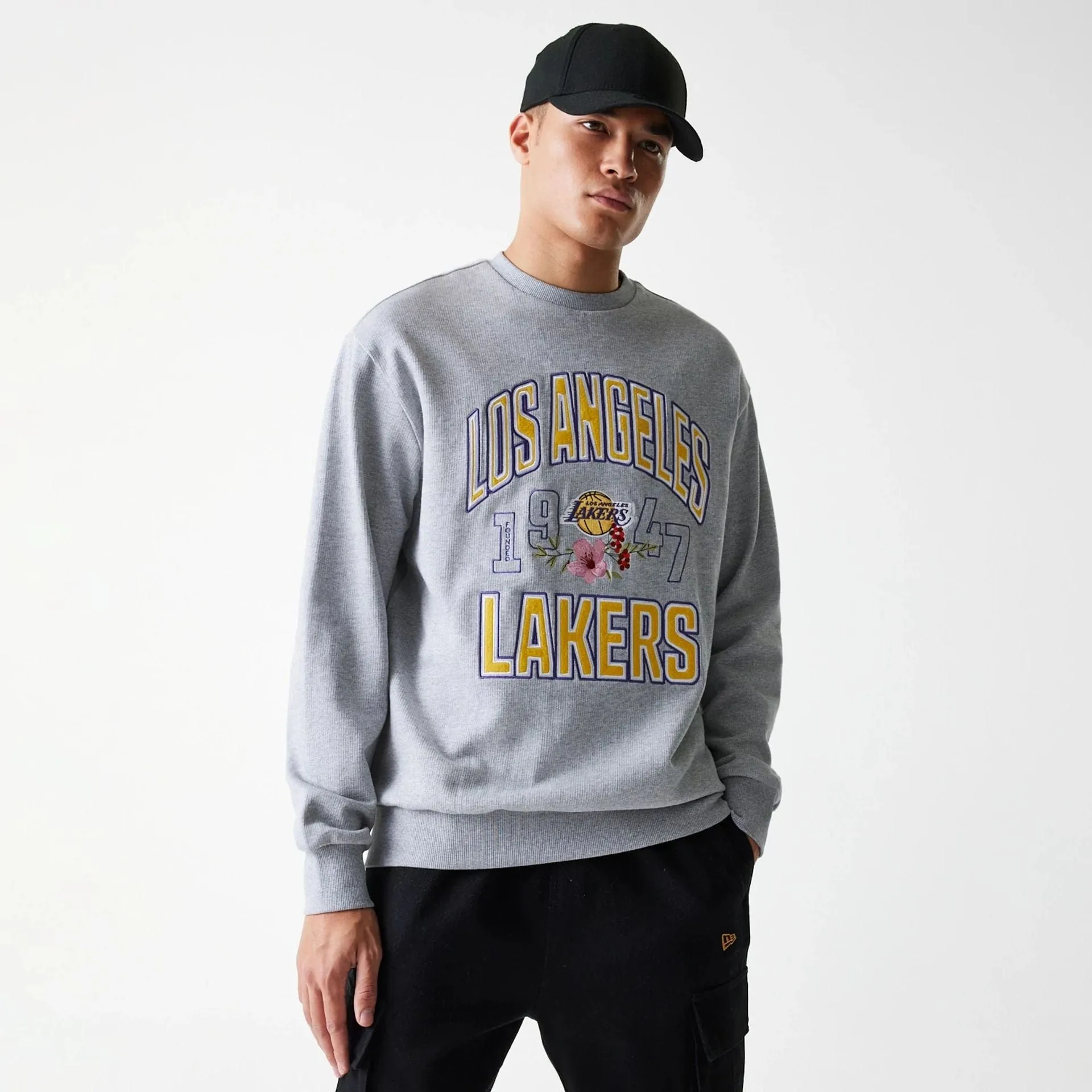 New Era Sweatshirts und Hoodies LA Lakers NBA Blumenmuster Grau Übergroßer Crewneck Pullover