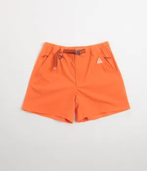 Nike ACG Wander-Shorts - Picante Rot / Zimt / Summit Weiß Nike ACG Outdoor-Bekleidung