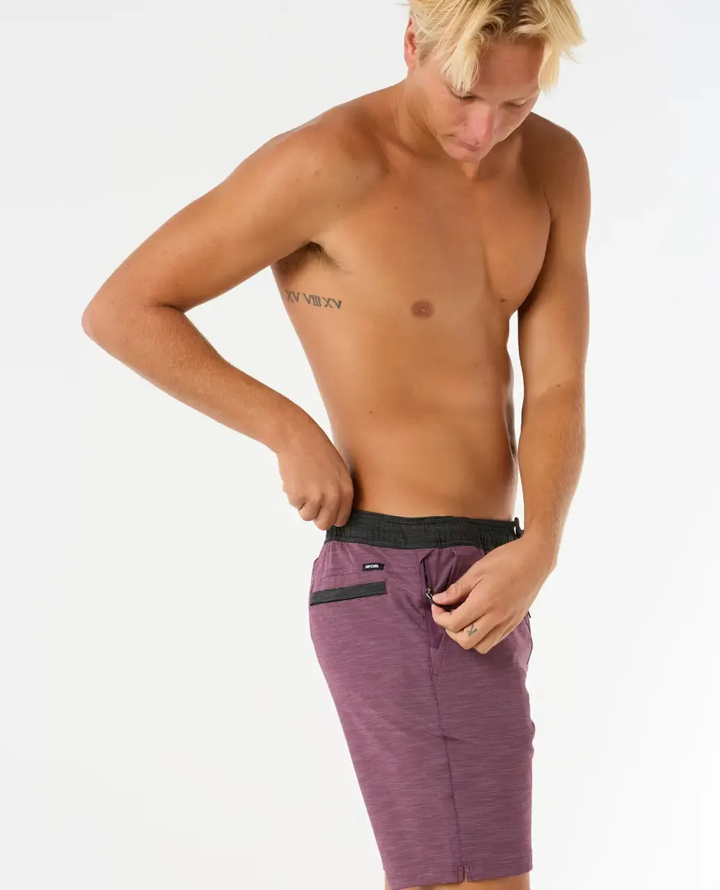 Rip Curl Clothing Boardwalk Jackson Volley Shorts in Tiefem Pflaumen