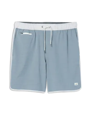 Vuori Clothing Banks Volley Shorts in Staubblauem Slub-Streifen